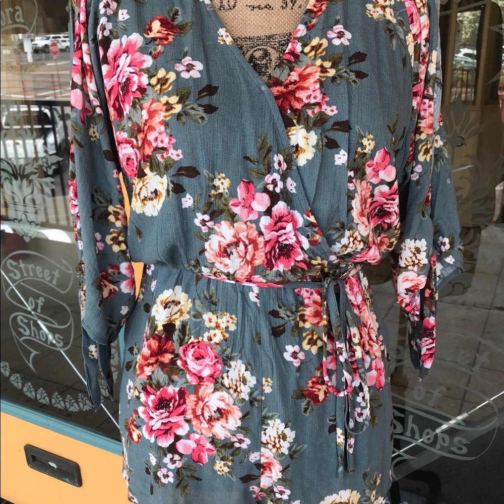 One piece Romper/shorts - Picture 4 of 4